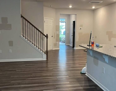 405 Hazy Hls Lane - Photo Thumbnail 16