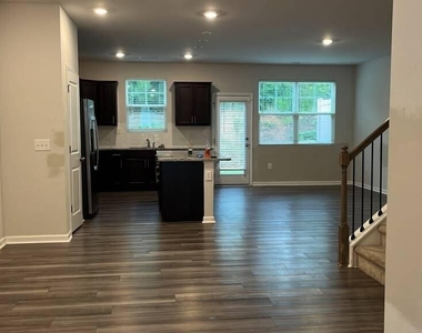 405 Hazy Hls Lane - Photo Thumbnail 4