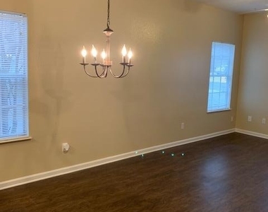 3003 Whisper Oaks Ln - Photo Thumbnail 12