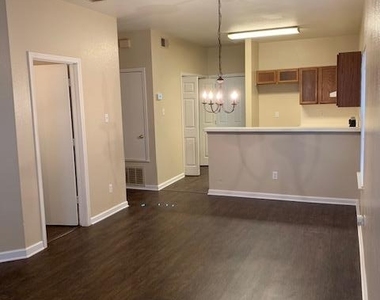 3003 Whisper Oaks Ln - Photo Thumbnail 18