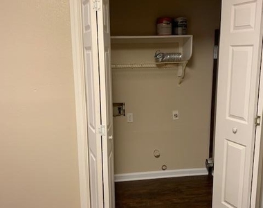 3003 Whisper Oaks Ln - Photo Thumbnail 6