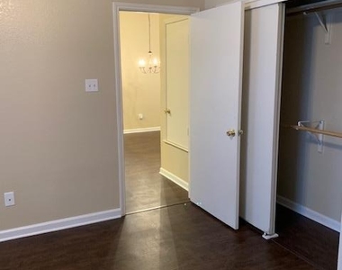 3003 Whisper Oaks Ln - Photo Thumbnail 8