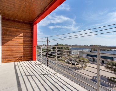 4361 S Congress Ave - Photo Thumbnail 12