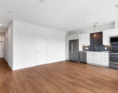 4361 S Congress Ave - Photo Thumbnail 5
