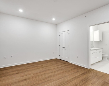 4361 S Congress Ave - Photo Thumbnail 8