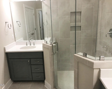 811 Bankston Woods Way - Photo Thumbnail 17