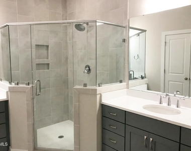 811 Bankston Woods Way - Photo Thumbnail 16