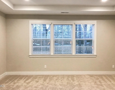 811 Bankston Woods Way - Photo Thumbnail 14
