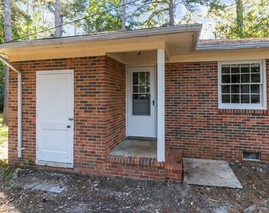 7505 Crown Avenue - Photo Thumbnail 4