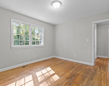 7505 Crown Avenue - Photo Thumbnail 11