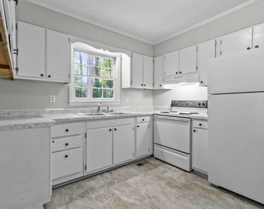 7505 Crown Avenue - Photo Thumbnail 10