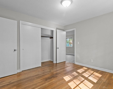 7505 Crown Avenue - Photo Thumbnail 12
