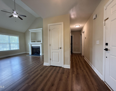 15 Hadleigh Way - Photo Thumbnail 2