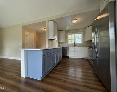 15 Hadleigh Way - Photo Thumbnail 6