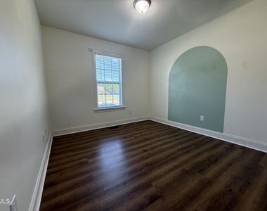 15 Hadleigh Way - Photo Thumbnail 8