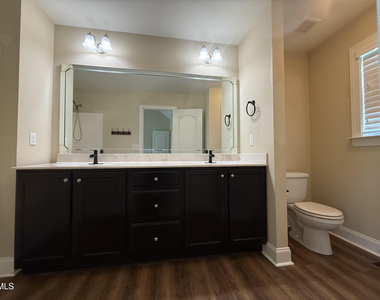 15 Hadleigh Way - Photo Thumbnail 14