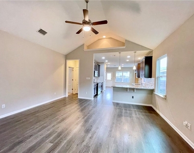 710 Coconut Grove St - Photo Thumbnail 8