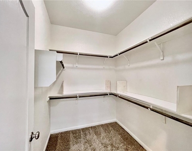 710 Coconut Grove St - Photo Thumbnail 23