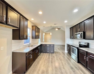 710 Coconut Grove St - Photo Thumbnail 12