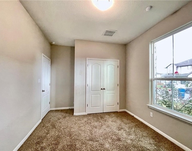 710 Coconut Grove St - Photo Thumbnail 25