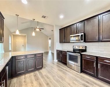 710 Coconut Grove St - Photo Thumbnail 11