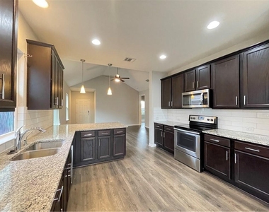 710 Coconut Grove St - Photo Thumbnail 13