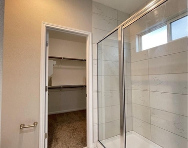 710 Coconut Grove St - Photo Thumbnail 20