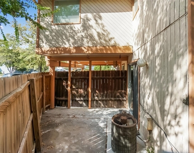 1122 Hollow Creek Dr - Photo Thumbnail 16