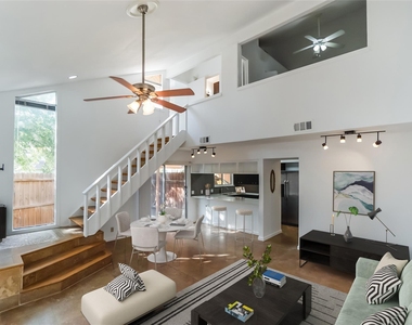 1122 Hollow Creek Dr - Photo Thumbnail 1