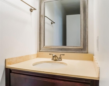 1122 Hollow Creek Dr - Photo Thumbnail 12
