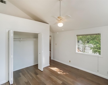 1122 Hollow Creek Dr - Photo Thumbnail 18