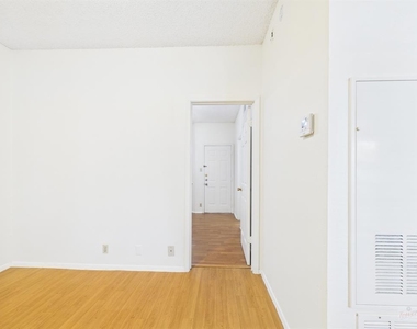 2604 Salado St - Photo Thumbnail 18