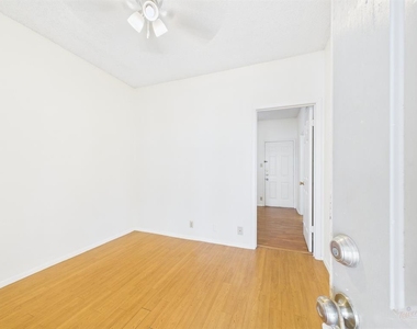 2604 Salado St - Photo Thumbnail 16
