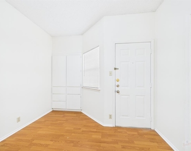2604 Salado St - Photo Thumbnail 1