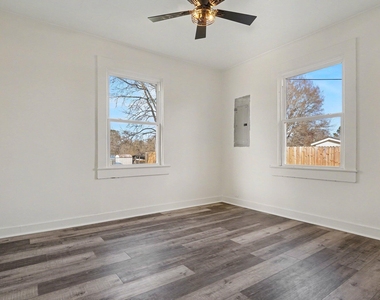 1101 E Mason Street - Photo Thumbnail 6