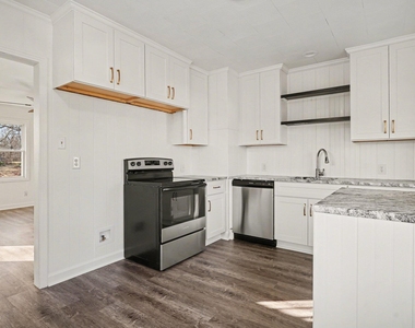 1101 E Mason Street - Photo Thumbnail 2