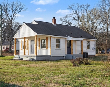 1101 E Mason Street - Photo Thumbnail 8