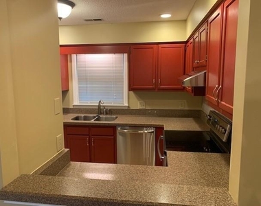 112 Lake Hollow Circle - Photo Thumbnail 6