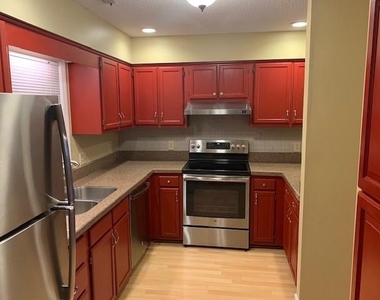 112 Lake Hollow Circle - Photo Thumbnail 5