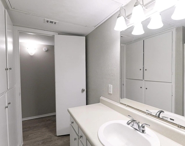 8100 N Mopac Expy - Photo Thumbnail 11