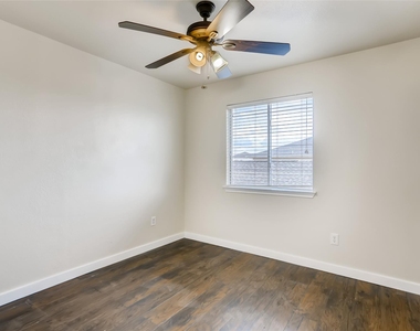 1700 Anise Dr - Photo Thumbnail 15