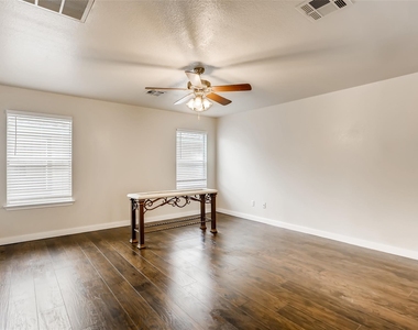 1700 Anise Dr - Photo Thumbnail 4