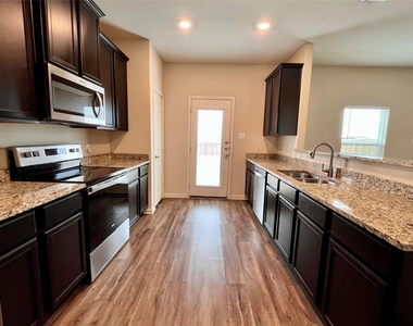 19300 Andrew Jackson St - Photo Thumbnail 10