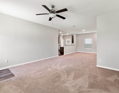 19300 Andrew Jackson St - Photo Thumbnail 3