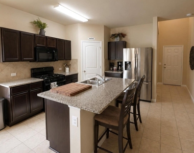 1403 Brashear Ct - Photo Thumbnail 5
