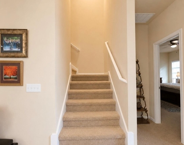 1403 Brashear Ct - Photo Thumbnail 4