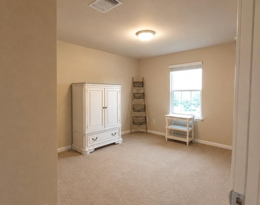 1403 Brashear Ct - Photo Thumbnail 19