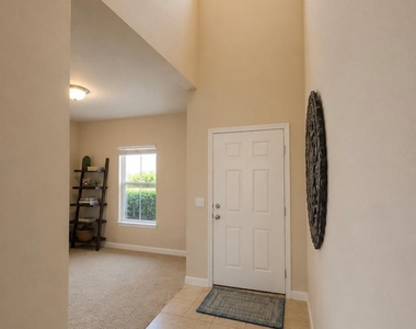 1403 Brashear Ct - Photo Thumbnail 2
