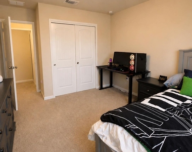1403 Brashear Ct - Photo Thumbnail 24