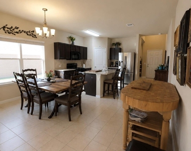 1403 Brashear Ct - Photo Thumbnail 6